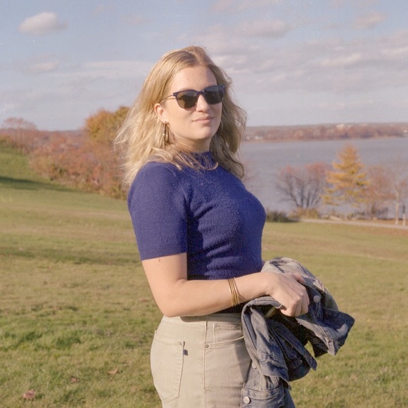 Meet your Posher, Anna - Picture 2 of 2